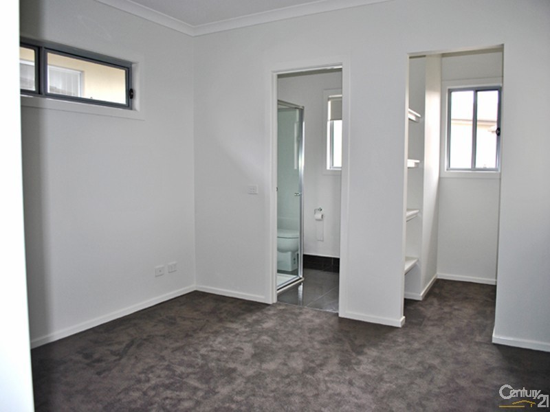 2/29 Chase Boulevard, Berwick VIC 3806