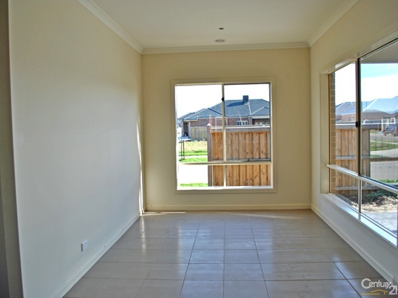 89 Arena Parade, Officer VIC 3809