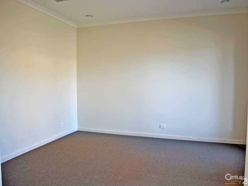 89 Arena Parade, Officer VIC 3809