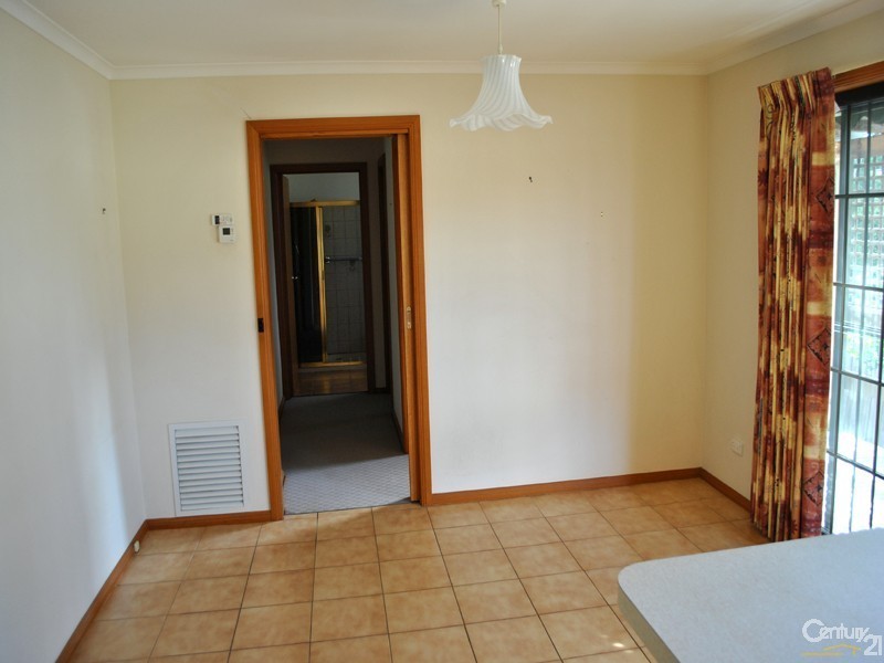 2/31 Wilson Street, Berwick VIC 3806