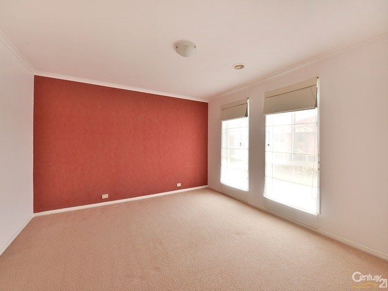 8 Brookville, Narre Warren South VIC 3805