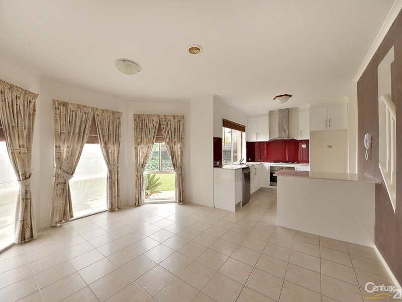 8 Brookville, Narre Warren South VIC 3805