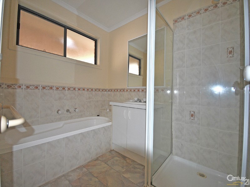 8 Nita Close, Narre Warren VIC 3805