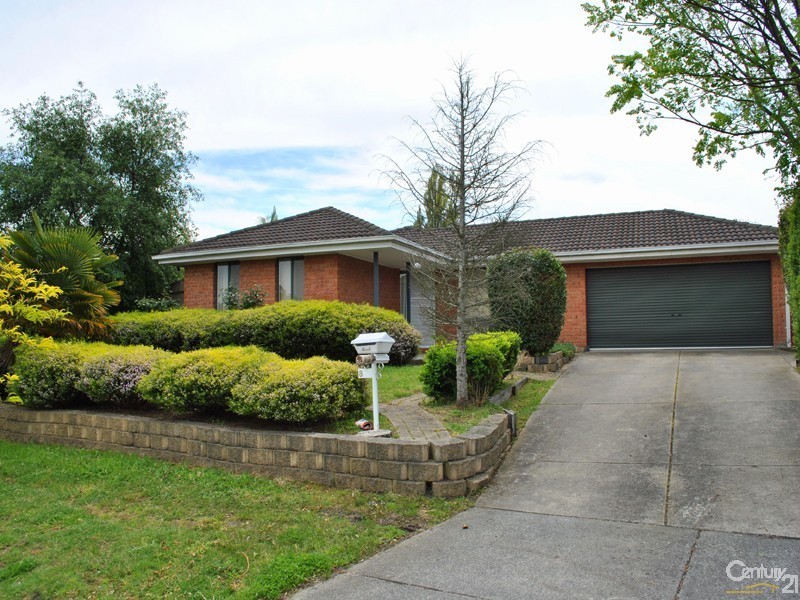8 Nita Close, Narre Warren VIC 3805