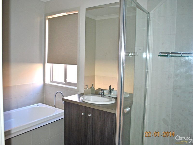 34 Cranbrook Circuit, Officer VIC 3809