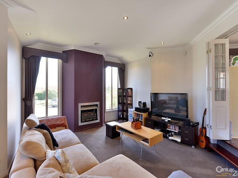 1 Kingsmill Terrace, Berwick VIC 3806