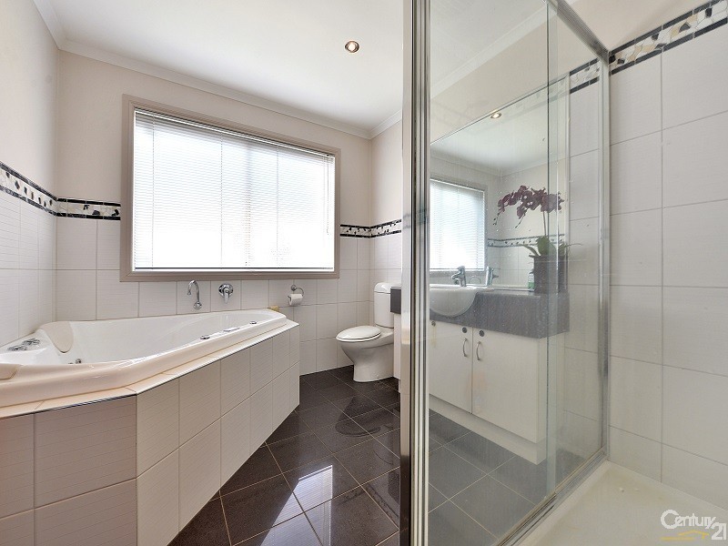 1 Kingsmill Terrace, Berwick VIC 3806