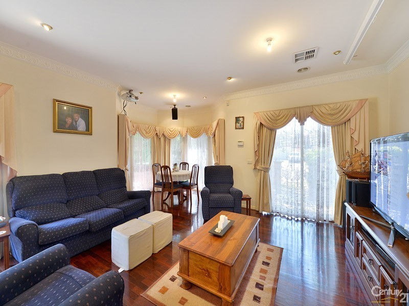 37 Berwick Springs Promenade, Narre Warren South VIC 3805