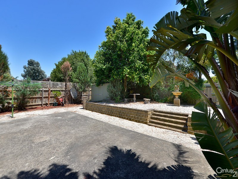 37 Berwick Springs Promenade, Narre Warren South VIC 3805