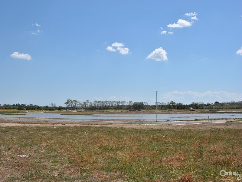 54 Riverstone Blvd, Clyde North VIC 3978