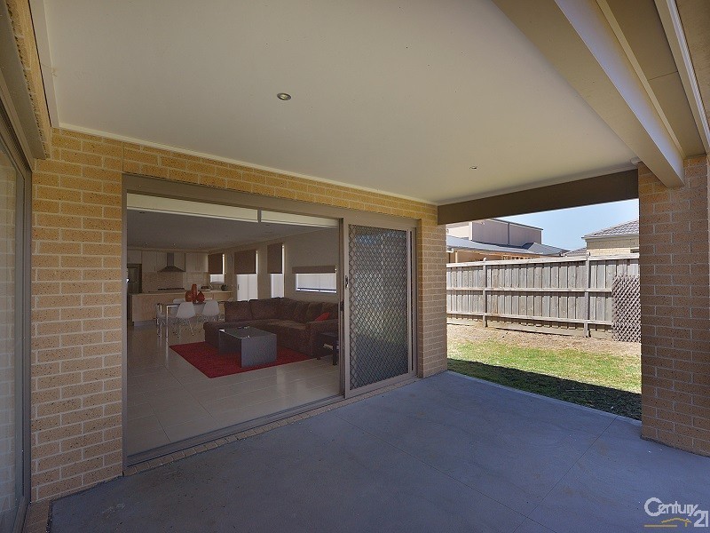 3 Dalton Way, Cranbourne East VIC 3977