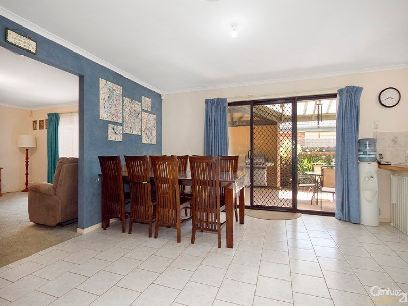 8 Shaftsbury Avenue, Berwick VIC 3806