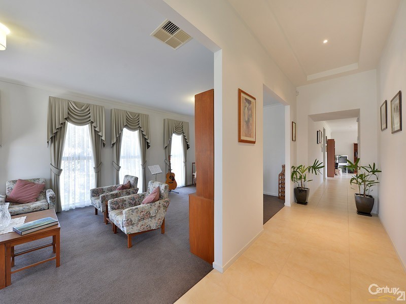 13 Saul Avenue, Berwick VIC 3806