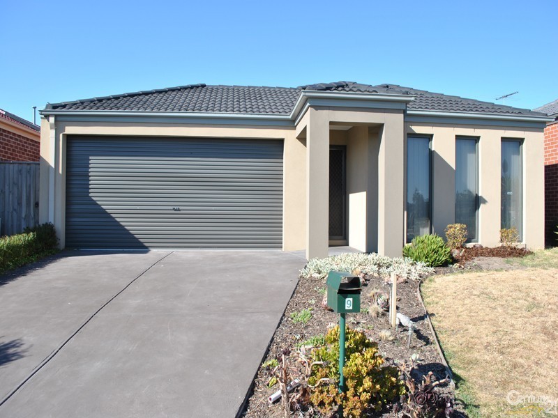 9 Banfield Place, Lyndhurst VIC 3975