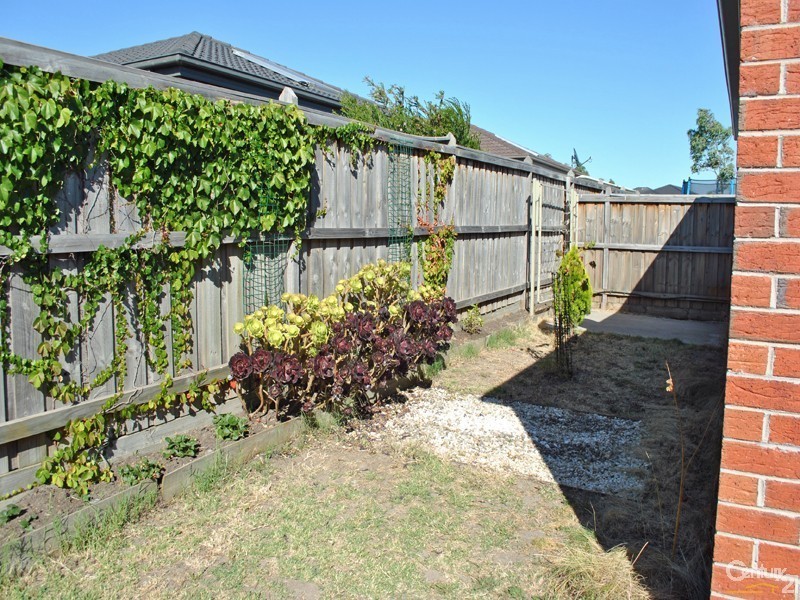 9 Banfield Place, Lyndhurst VIC 3975