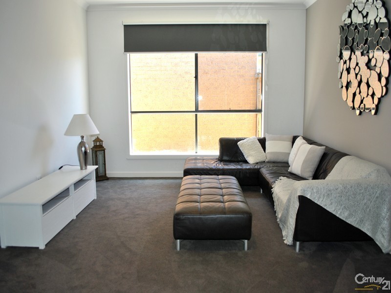 6  Grasslands Crescent, Officer VIC 3809