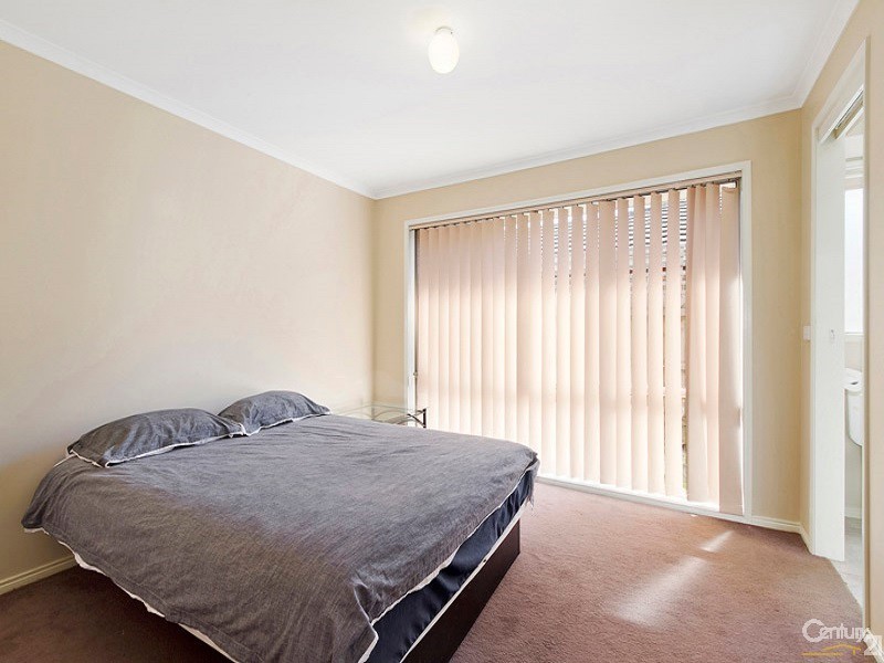 6 Jacqueline Place, Pakenham VIC 3810