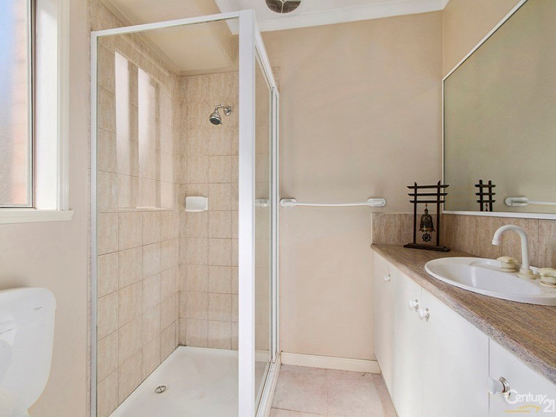 6 Jacqueline Place, Pakenham VIC 3810