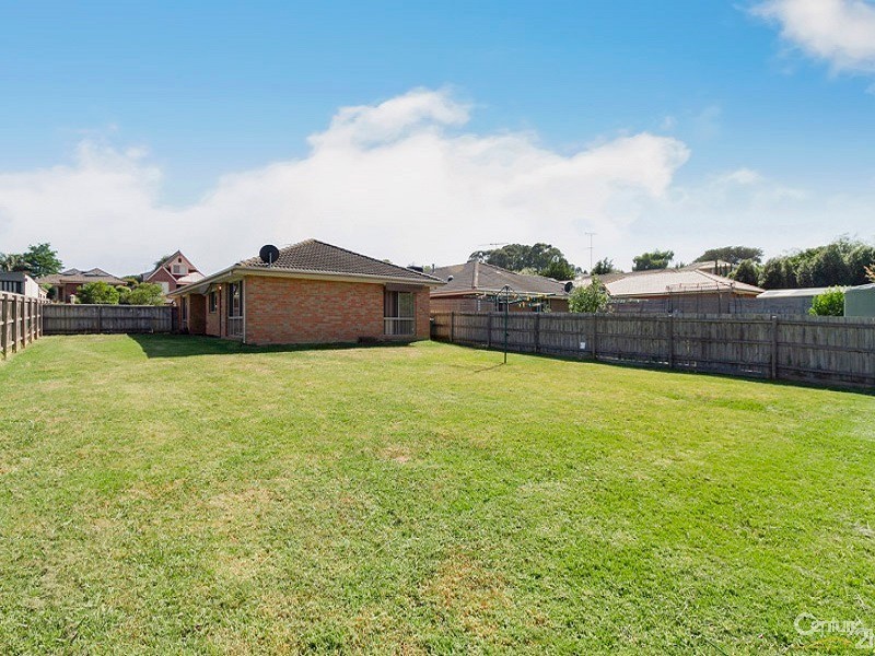 6 Jacqueline Place, Pakenham VIC 3810