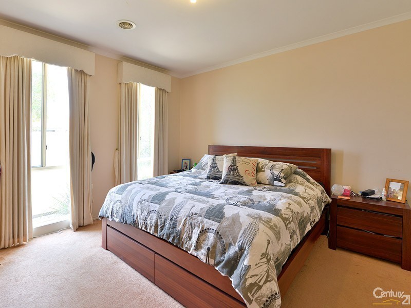 47 Kershaw Drive, Narre Warren South VIC 3805