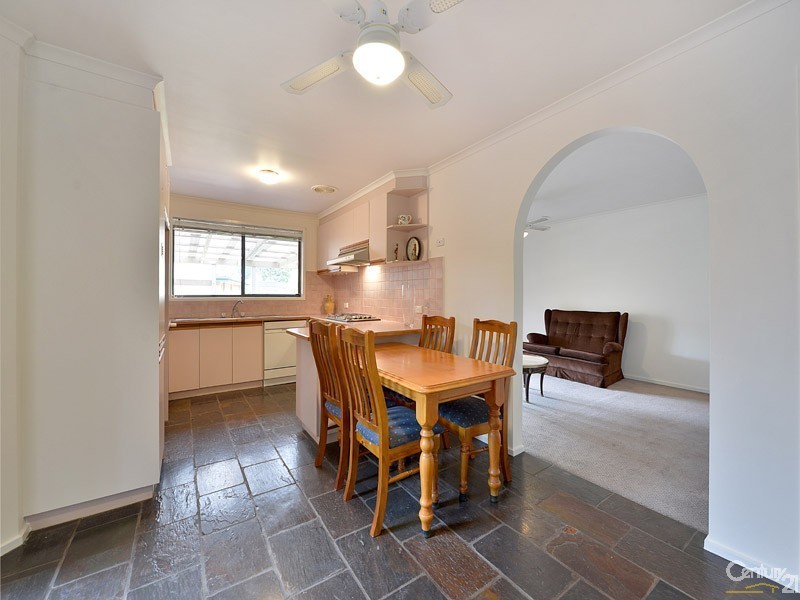 63 Avebury Drive, Berwick VIC 3806