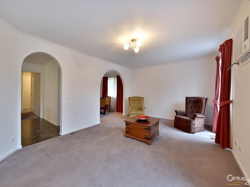 63 Avebury Drive, Berwick VIC 3806