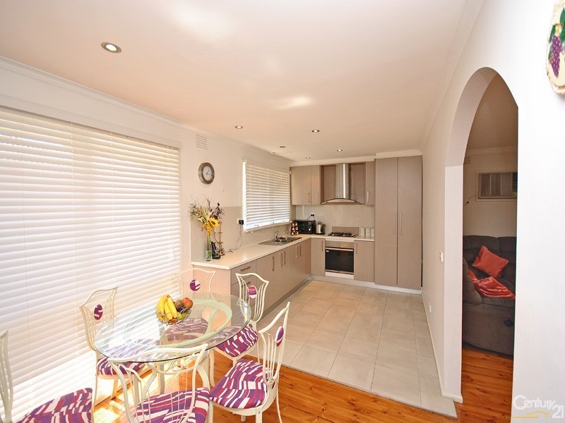 25 Upton Crescent, Narre Warren VIC 3805