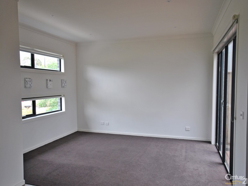 23 Flemington Rise, Officer VIC 3809