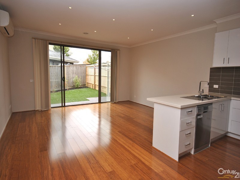 2/63 Soldiers Road, Berwick VIC 3806