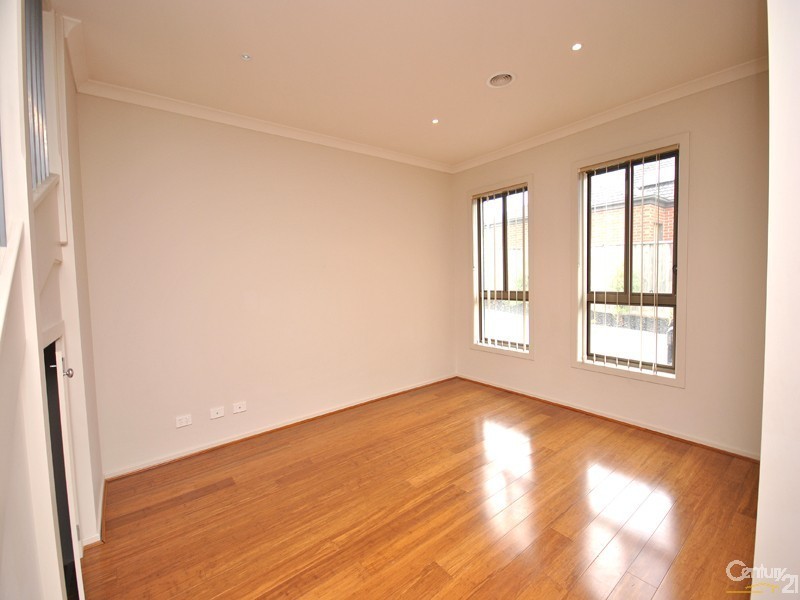 2/63 Soldiers Road, Berwick VIC 3806