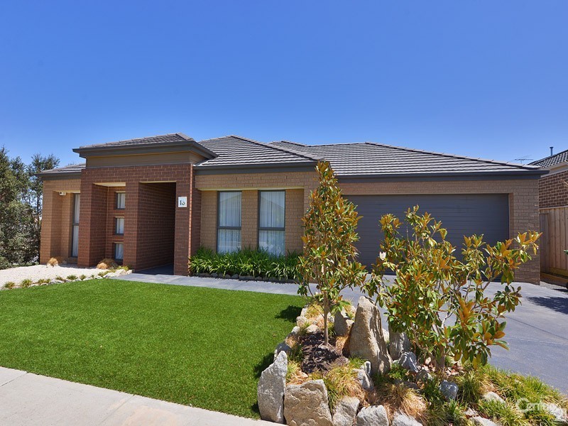 13 Saul Avenue, Berwick VIC 3806