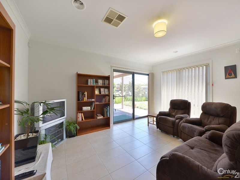 13 Saul Avenue, Berwick VIC 3806