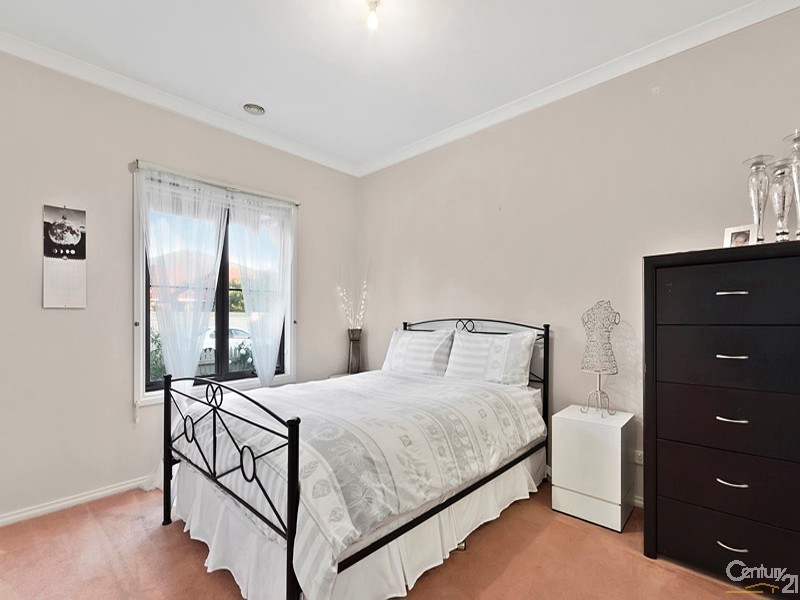 2 The Glen, Pakenham VIC 3810