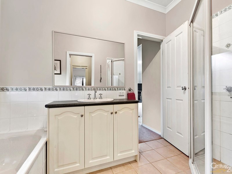 2 The Glen, Pakenham VIC 3810