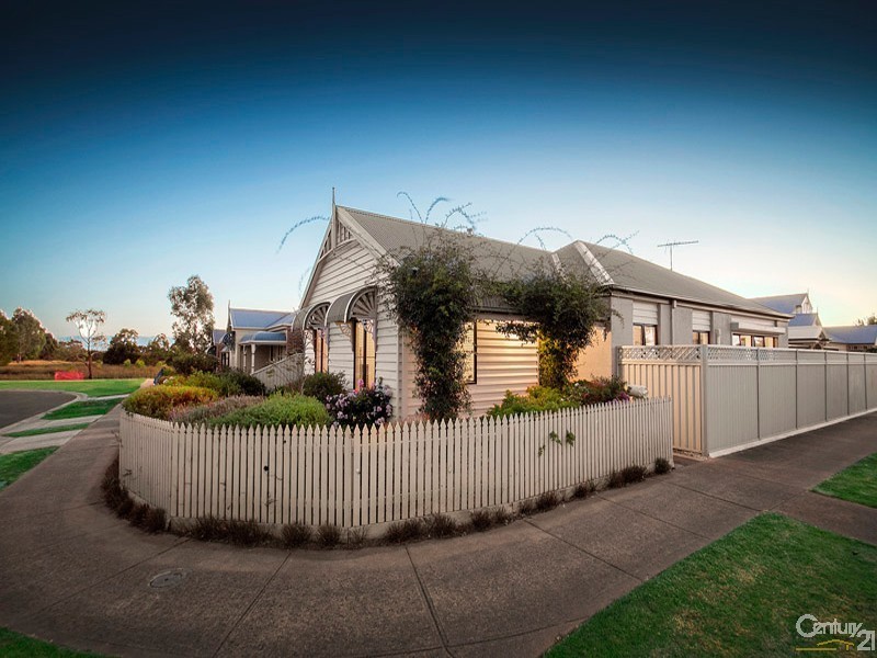 2 The Glen, Pakenham VIC 3810