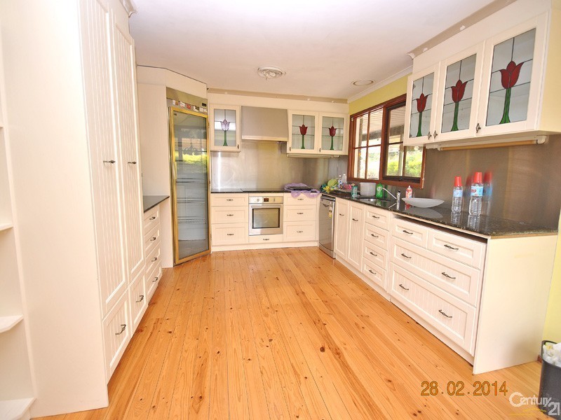 172  Beaconsfield Emerald Road, Dewhurst VIC 3808