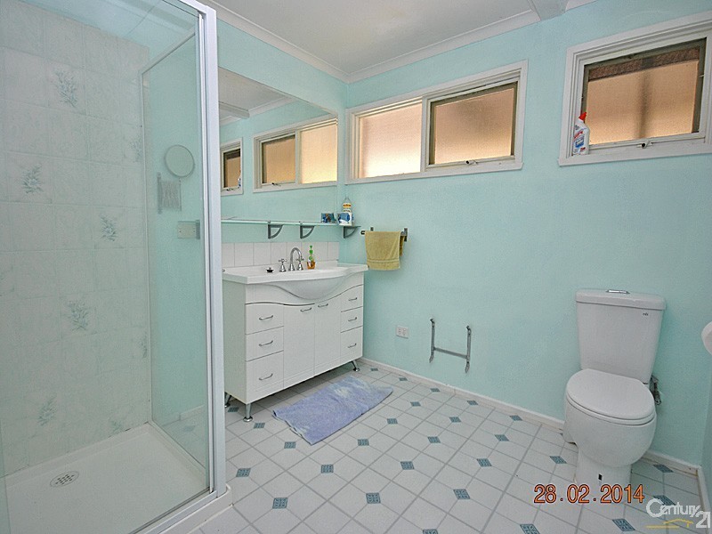 172  Beaconsfield Emerald Road, Dewhurst VIC 3808