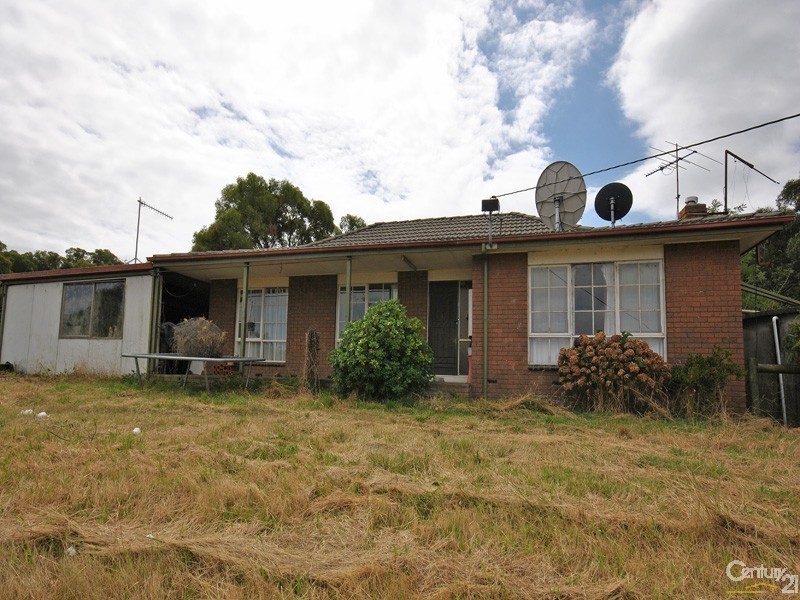 172  Beaconsfield Emerald Road, Dewhurst VIC 3808