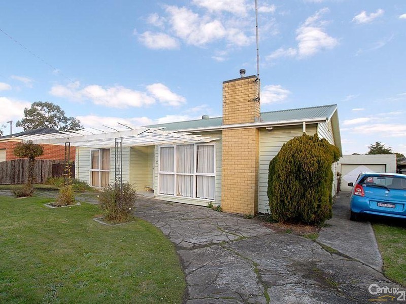56 Cranbourne Drive, Cranbourne VIC 3977