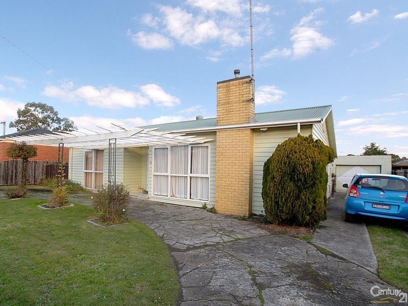 56 Cranbourne Drive, Cranbourne VIC 3977
