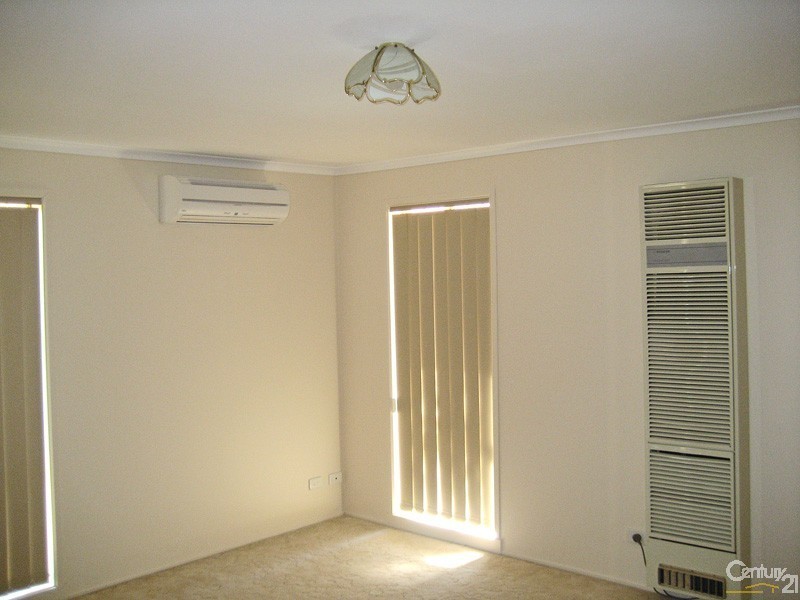 2/12 Madison Avenue, Narre Warren VIC 3805