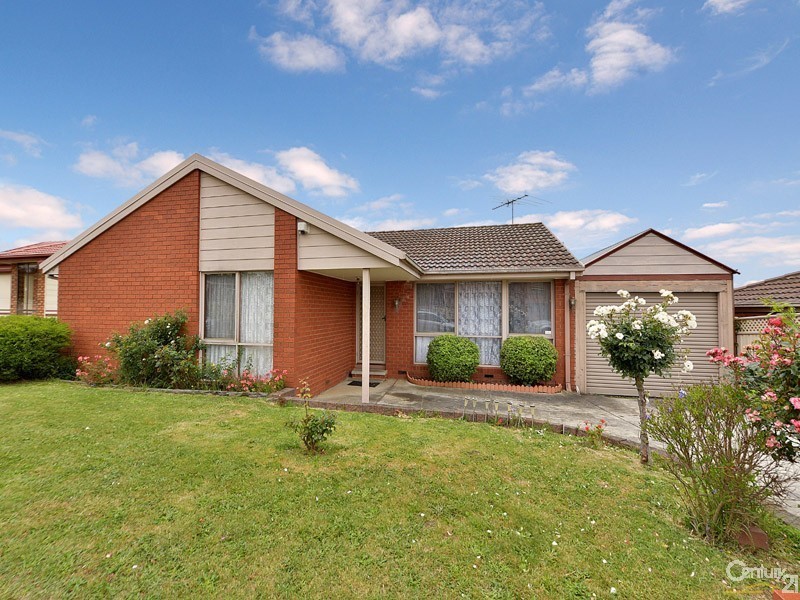 32 Hinrichsen Drive, Hallam VIC 3803
