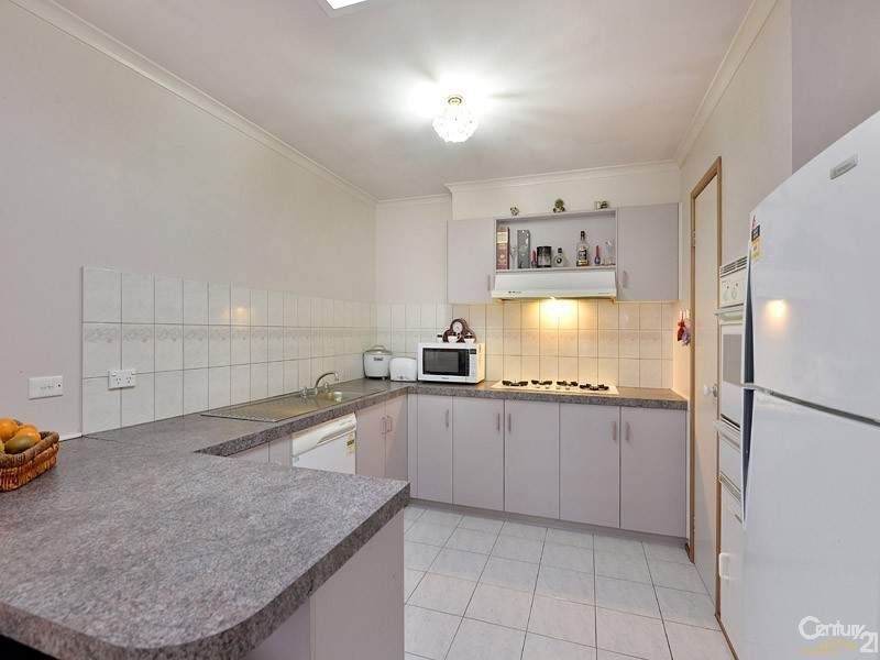 32 Hinrichsen Drive, Hallam VIC 3803