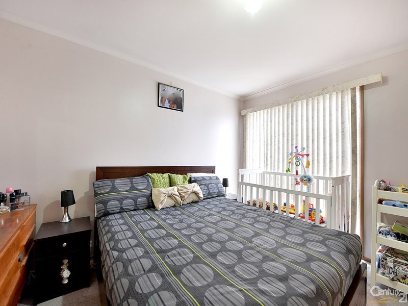 32 Hinrichsen Drive, Hallam VIC 3803