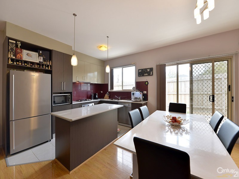 2/26 Louis Street, Doveton VIC 3177