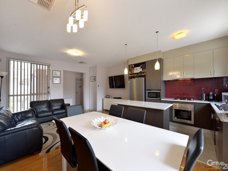 2/26 Louis Street, Doveton VIC 3177