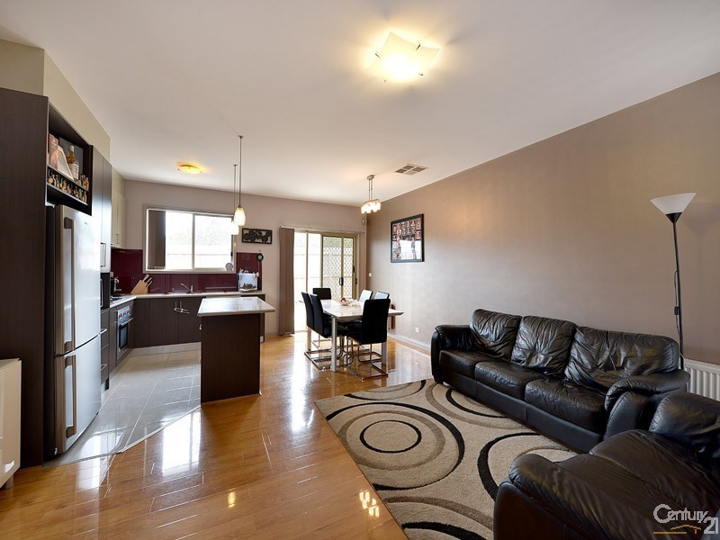 2/26 Louis Street, Doveton VIC 3177