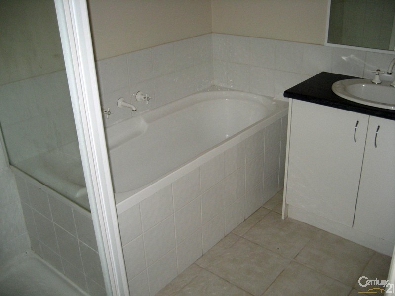 10/133 Bemersyde Drive, Berwick VIC 3806