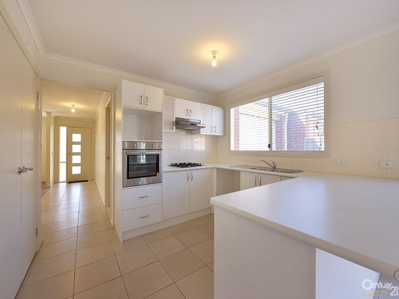 51 Banfield Place, Lyndhurst VIC 3975