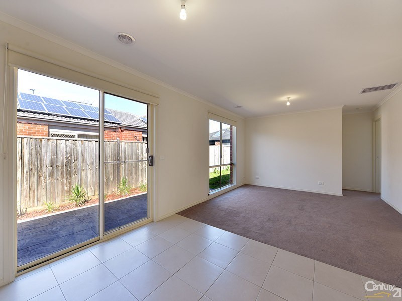 51 Banfield Place, Lyndhurst VIC 3975